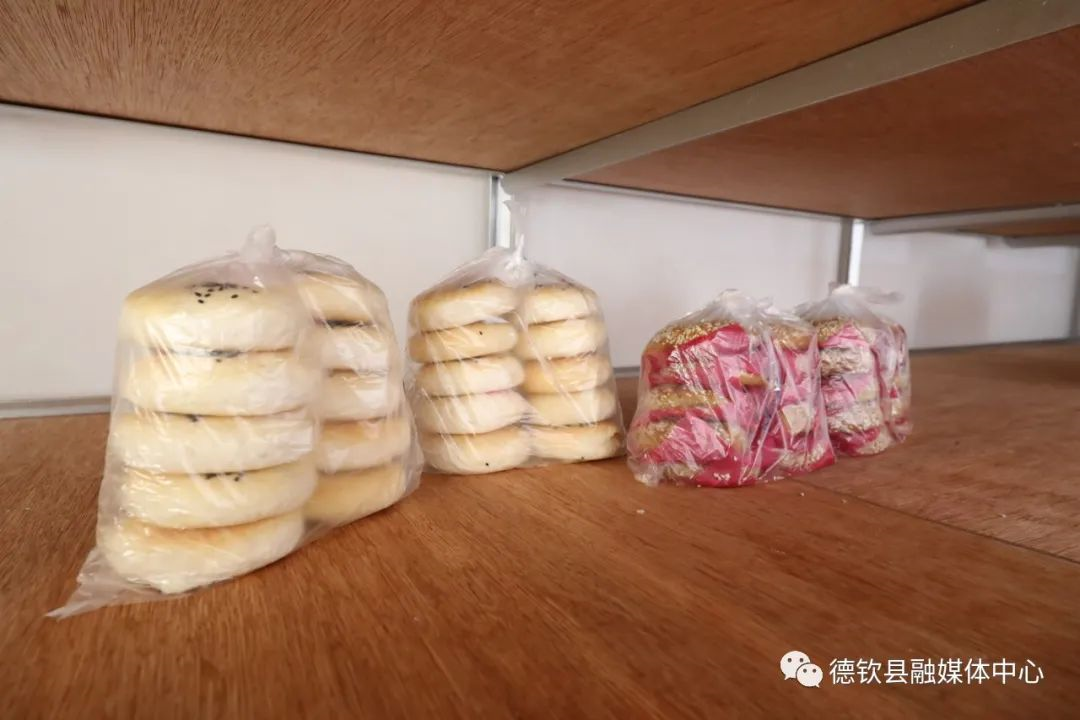 1632292759442071688.png image.png