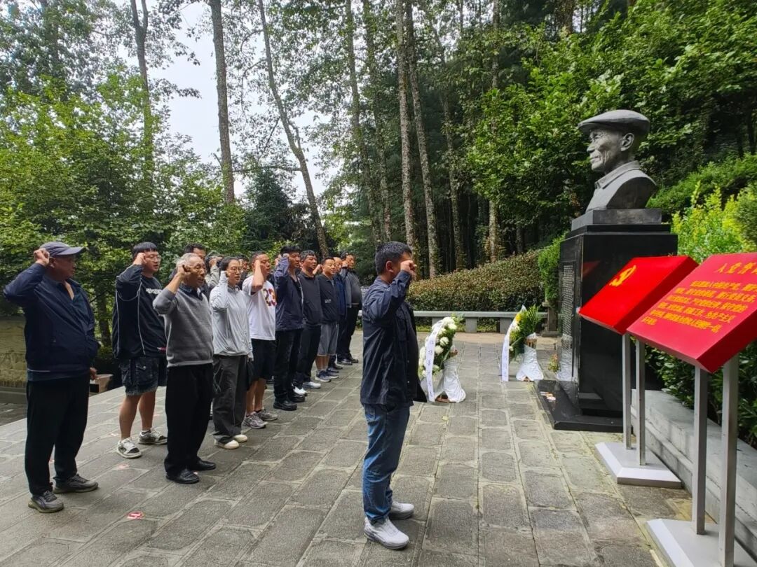 1761795156307021544.jpg 2.jpg